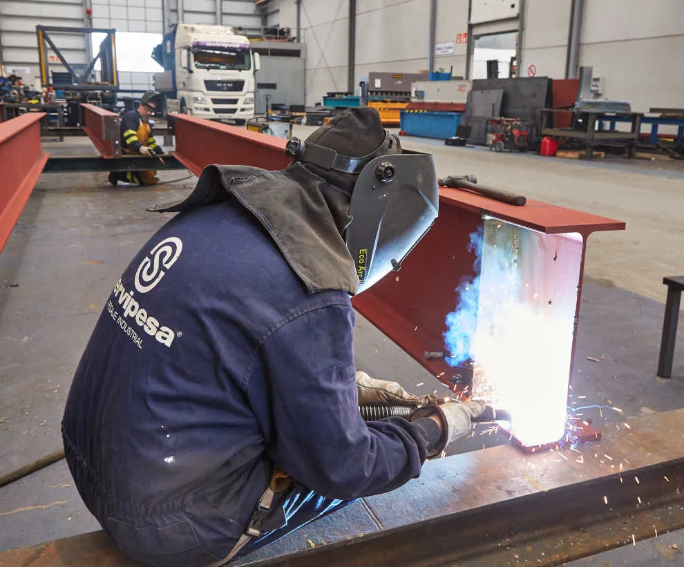 Fabricación en nave industrial de Servipesa